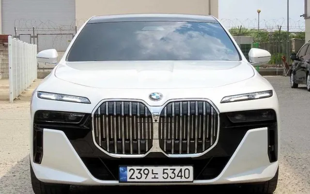 수원중고차동차 7시리즈 (G70) 740i sDrive M 스포츠 매물 사진 12 - 2023/08 38,480km